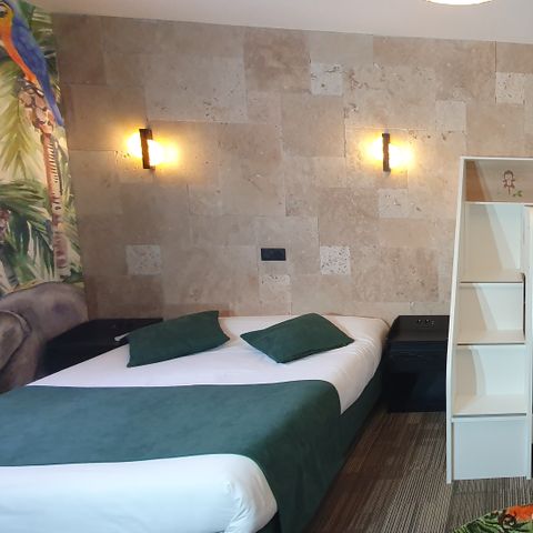 HABTIACIÓN 5 personas - Sala Safari