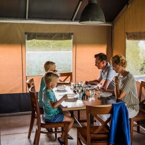 TIENDA DE LONA Y MADERA 6 personas