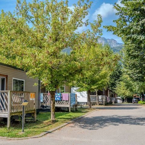 Bungalow 6 personen - Mobilheim | Comfort | 2 Zi. | 4/6 Pers. | Erhöhte Terrasse | 1 Bad | Klim.