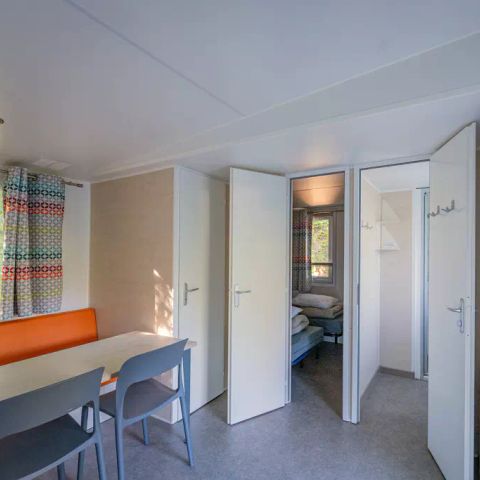 Bungalow 6 personen - Mobilheim | Comfort | 2 Zi. | 4/6 Pers. | Erhöhte Terrasse | 1 Bad | Klim.
