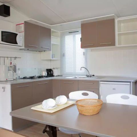 Bungalow 6 personnes - Mobil-home | Classic | 2 Ch. | 4/6 Pers. | Terrasse surélevée | 1 SDB | Clim.