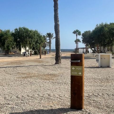EMPLACEMENT - EMPLACEMENT GRANDE avec électricité, eau et évacuation des eaux usées