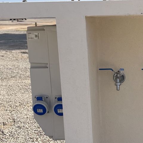 EMPLACEMENT - EMPLACEMENT GRANDE avec électricité et eau