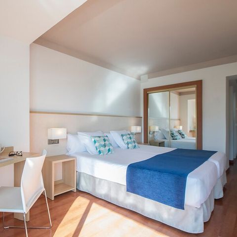Habitación 1 persona - HABITACIÓN INDIVIDUAL - BALCÓN