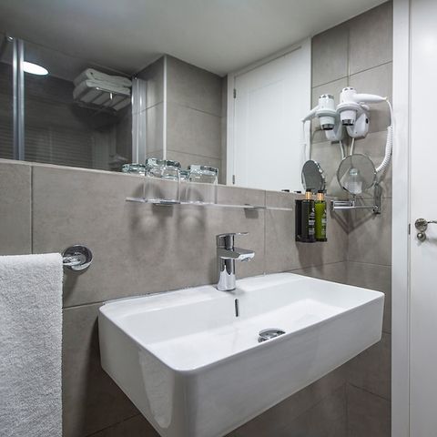 HABTIACIÓN 1 persona - HABITACIÓN INDIVIDUAL - BALCÓN