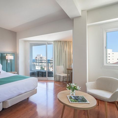 CHAMBRE 3 personnes - JUNIOR SUITE 3 PERSONNES - VUE MER - BALCON