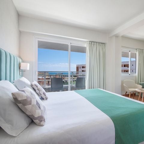 HABTIACIÓN 3 personas - JUNIOR SUITE 3 PERSONAS - VISTA AL MAR - BALCÓN