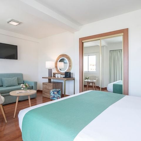 CHAMBRE 3 personnes - JUNIOR SUITE 3 PERSONNES - VUE MER - BALCON