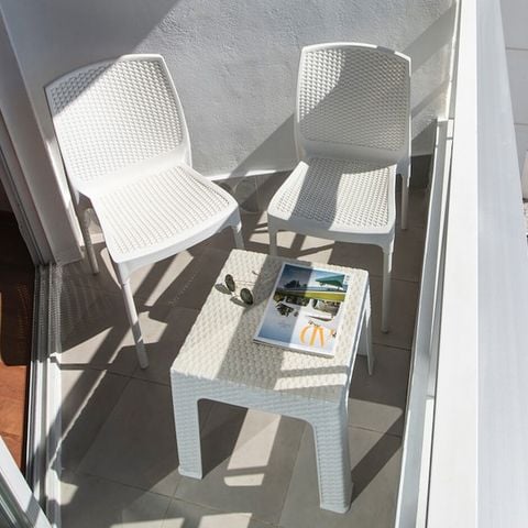 Hotelkamer 2 personen - TWEEPERSOONSKAMER - ZWEMBADZICHT - BALKON