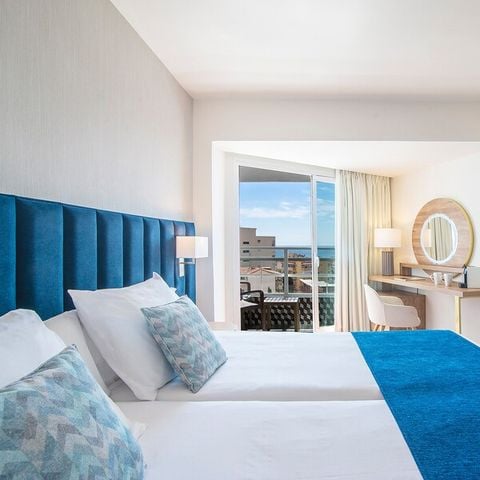 CHAMBRE 2 personnes - CHAMBRE DOUBLE SUPÉRIEURE - VUE MER - BALCON