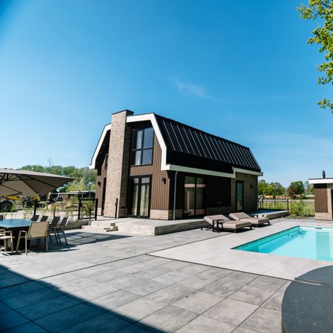 Groepsaccommodatie 16 personen - Villa Watergloed