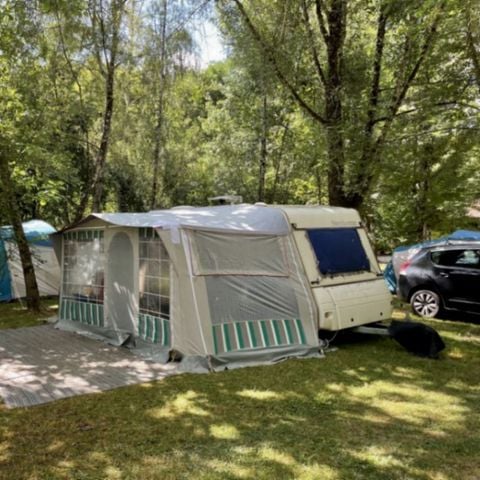 EMPLACEMENT - Emplacement nu