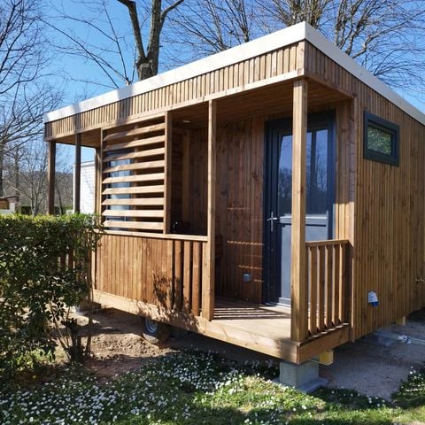 STAANPLAATS - Standplaats met privé sanitair en koelkast