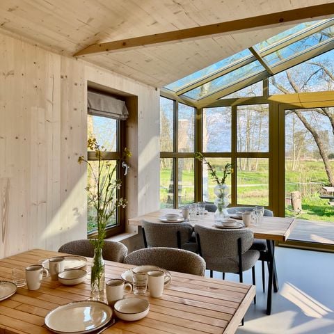 FERIENHAUS 16 Personen - Gruppenraum + 4 Winzige Gewächshäuser