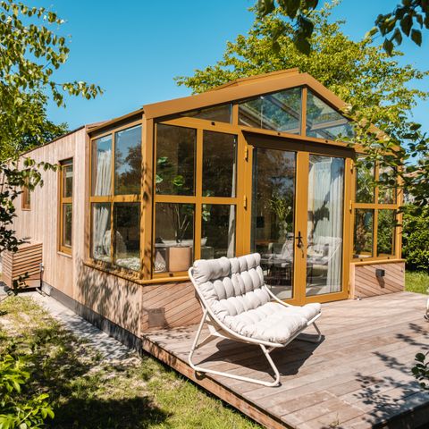 VAKANTIEHUIS 36 personen - Hoofdgebouw 20 personen + 4 Large Greenhouses