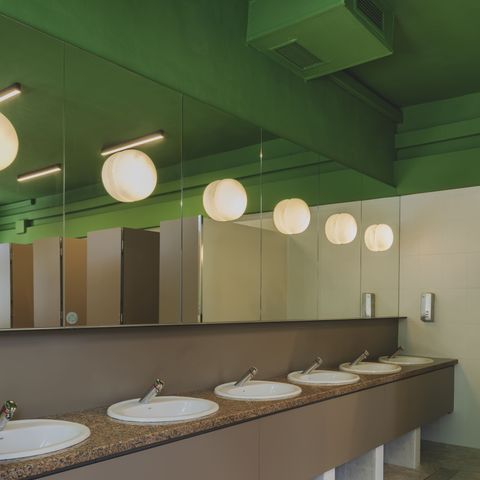 Kampeerplaats - STANDAARD STAANPLAATS 67-70M² (TENTEN NIET TOEGESTAAN)