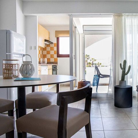 Apartment 6 persons - Flat 6 people - 2 bedrooms - Terrace - Sea view