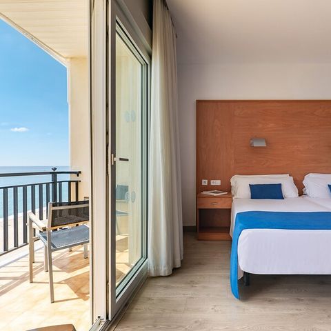 CAMERA 2 persone - CAMERA DOPPIA - BALCONE - VISTA MARE - COLAZIONE INCLUSA