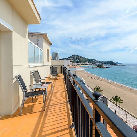Bedroom 2 persons - DOUBLE ROOM - SUPERIOR - BALCONY - SEA VIEW - BREAKFAST INCLUDED