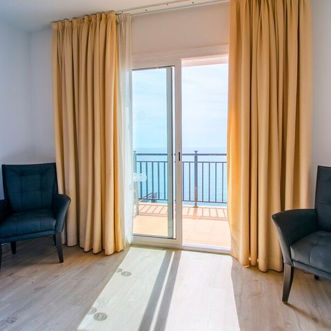 HABTIACIÓN 2 personas - HABITACIÓN DOBLE - SUPERIOR - BALCÓN - VISTA AL MAR - DESAYUNO INCLUIDO
