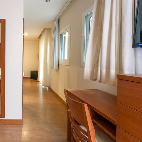 Zimmer 3 personen - DOPPELZIMMER + ZUSATZBETT - BALKON - INKL. FRÜHSTÜCK