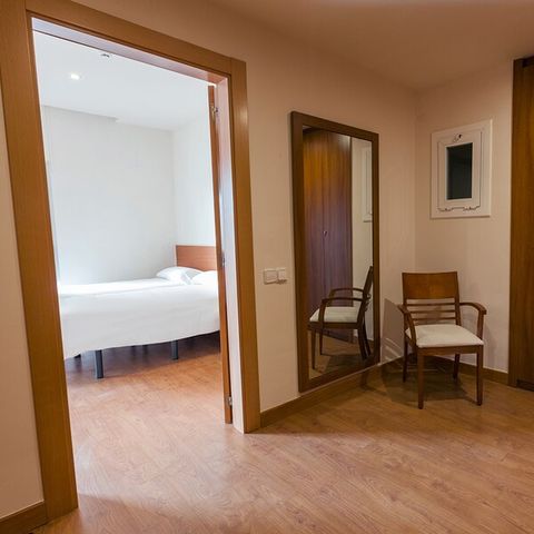 Hotelkamer 4 personen - VIERPERSOONSKAMER - BALKON - ONTBIJT INBEGREPEN