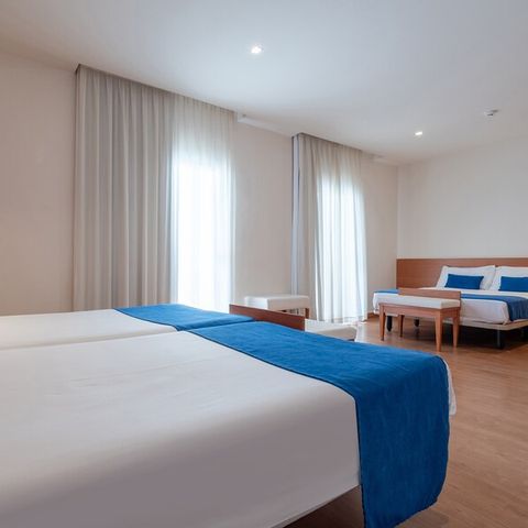 Zimmer 4 personen - VIERBETTZIMMER - BALKON - INKL. FRÜHSTÜCK