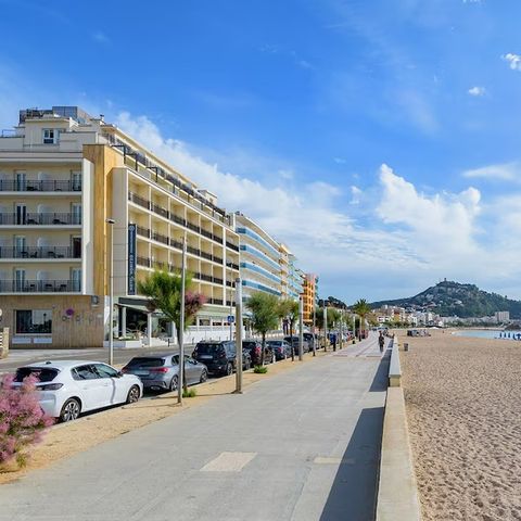 Pierre & Vacances Hotel Horitzó - Camping Girona - Image N°2