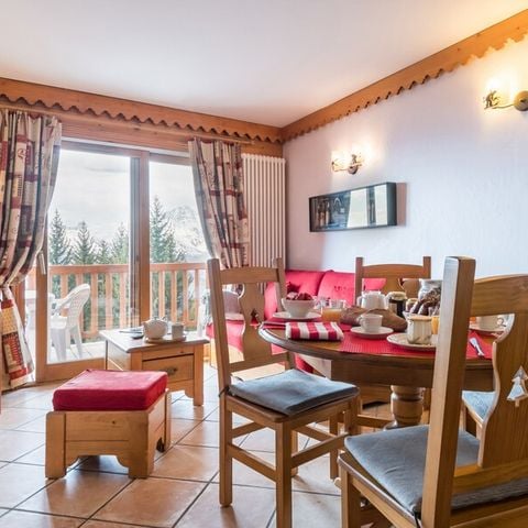 Piso 5 personas - 1 dormitorio + 1 zona de dormir - Balcón