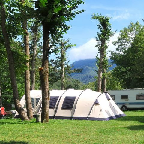 Kampeerplaats - 70m² standplaatsen