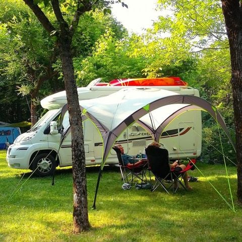 Kampeerplaats - 70m² standplaatsen