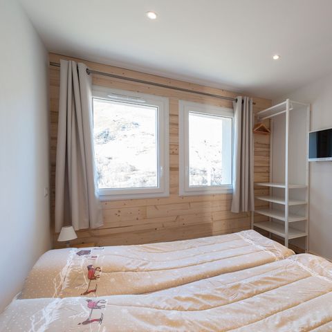 Chalet 8 persons - Semi-detached chalet sleeps 8 (approx. 110 m²)