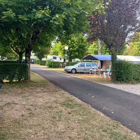 EMPLACEMENT - Forfait 2 personnes + voiture