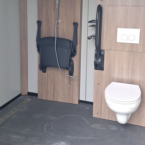 PARCELA - Instalaciones sanitarias privadas Accesible en silla de ruedas 10 amperios