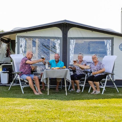 STAANPLAATS - Comfort kampeerplaats (6/10/16) Ampère