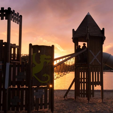 EMPLACEMENT - Pas de confort (6/10/16) Ampère