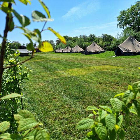 Tente en toile et en bois 4 personnes - Glamping Belltent 2/4 lits