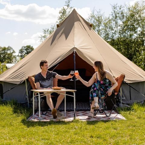 Tente en toile et en bois 4 personnes - Glamping Belltent 2/4 lits