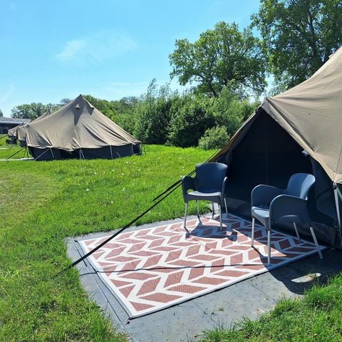 Tente en toile et en bois 4 personnes - Glamping Belltent 2/4 lits