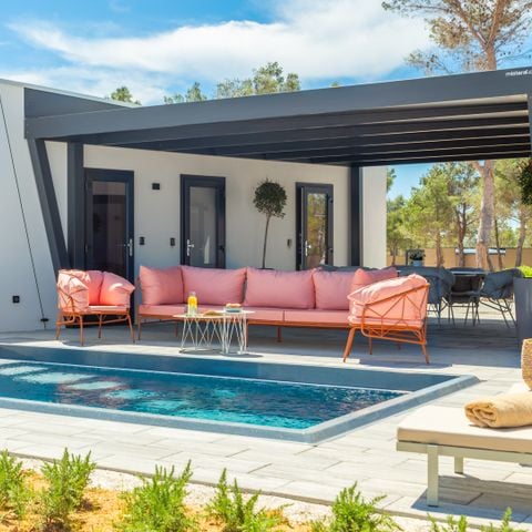 Stacaravan 4 personen - Luxe Glamping Villa met privé zwembad