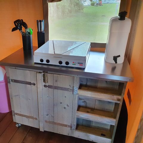 TIENDA DE LONA Y MADERA 6 personas