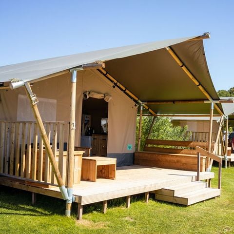 TIENDA DE LONA Y MADERA 8 personas