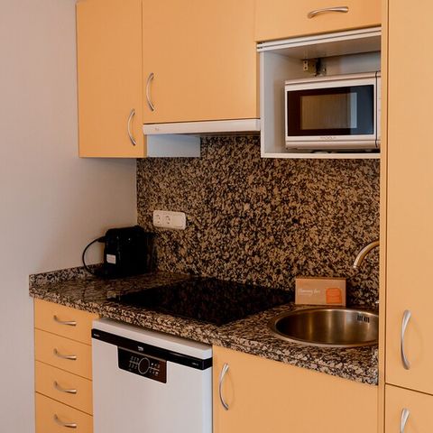 APARTMENT 6 people - FLAT SLEEPS 6 - 2 BEDROOMS