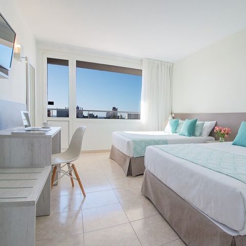 Zimmer 4 personen - VIERBETTZIMMER - BALKON - INKL. FRÜHSTÜCK