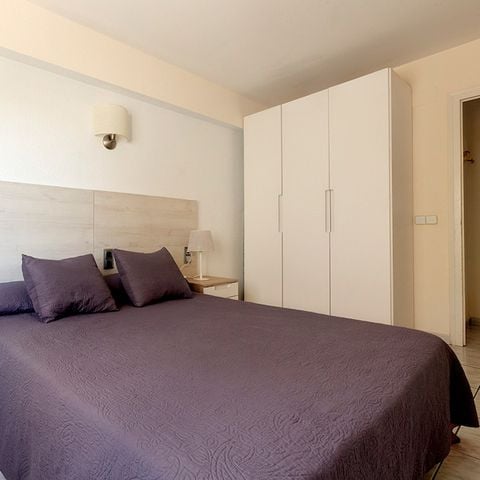 APARTEMENTO 5 personas - Piso de 2 habitaciones - 4 adultos + 1 niño (menor de 12 años) o 5 adultos