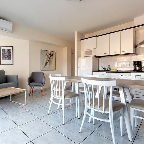 APARTEMENTO 5 personas - Piso de 2 habitaciones - 4 adultos + 1 niño (menor de 12 años) o 5 adultos