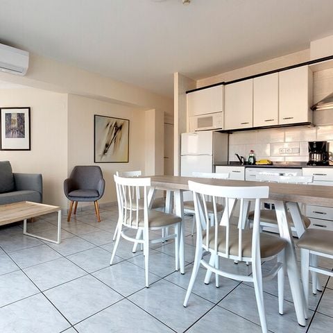 APARTEMENTO 5 personas - Piso de 2 habitaciones - 4 adultos + 1 niño (menor de 12 años) o 5 adultos