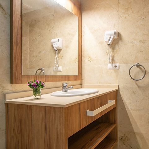APARTMENT 5 people - 5-person flat - 2 bedrooms - balcony