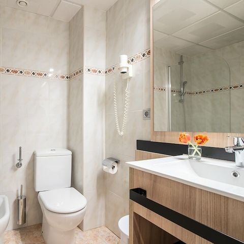 CHAMBRE 3 personnes - Chambre Familiale - 3 personnes - balcon