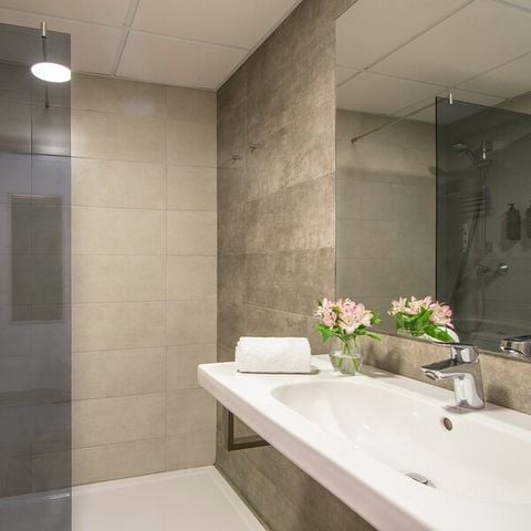 Kamer 3 personen - Tweepersoonskamer + extra bed - balkon